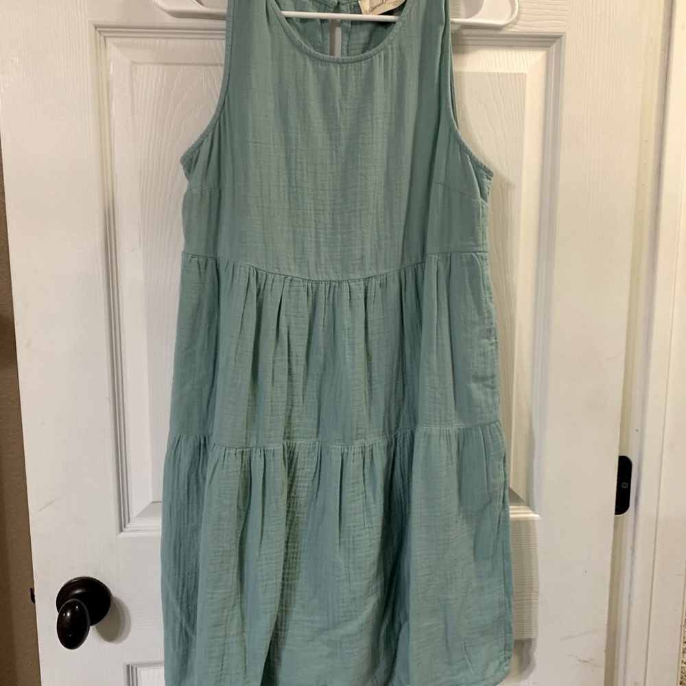 Light green/teal dress